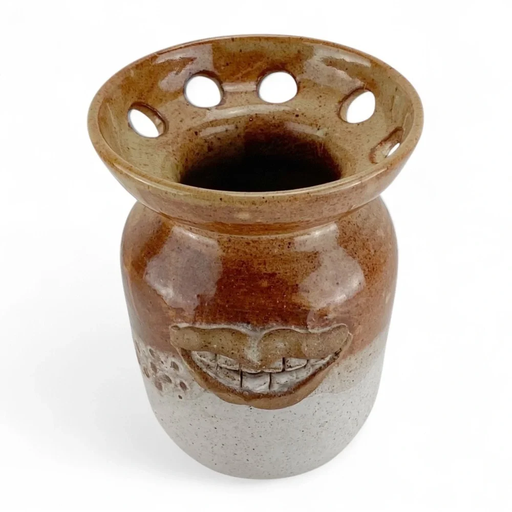 Ceramic Stoneware Figural Mouth & Teeth Toothbrush Holder Pottery - Picture 2 of 6